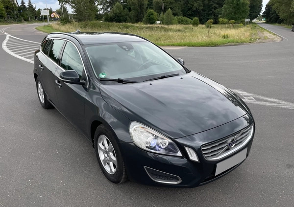 Volvo V60 cena 47900 przebieg: 140000, rok produkcji 2013 z Nidzica małe 497